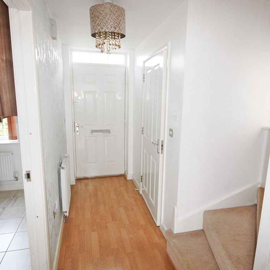 Pasadena Avenue, Warrington - Photo 1