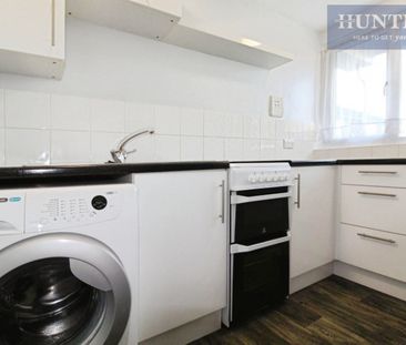 1 bedroom Flat To Let - Photo 3