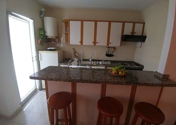 Se alquila en El Valle de San Lorenzo estudio