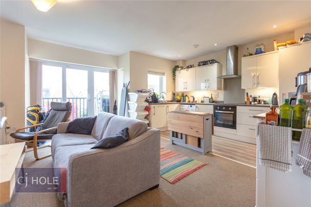 Royal Victoria Court, - Photo 1