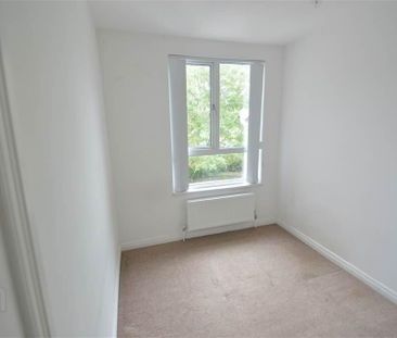 2 Minnowburn Terrace, Castlereagh, Belfast, BT8 7SN - Photo 4