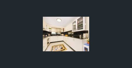 Move in Today! Bright & Furnished Bedroom in a Shared Home - Photo 4