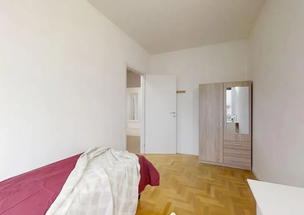 Corso Milano, Padova, Veneto 35139