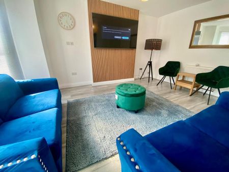 1 bedroom in a house share to rent - Photo 2