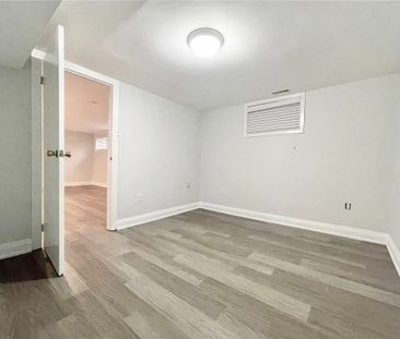 For Lease - 15 Scarcliff Gardens, Toronto, Ontario - Photo 2