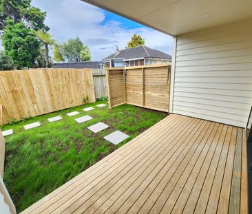 Three Bedroom Townhouse - Photo 3