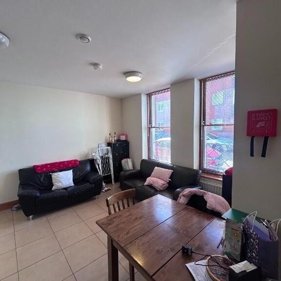 Unit 1, 81 FITZROY AVENUE, Belfast, BT7 1HX - Photo 1