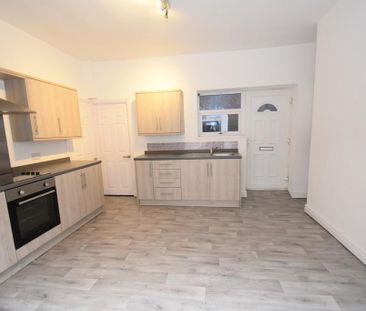 3 bedroom terraced house to rent - Photo 2