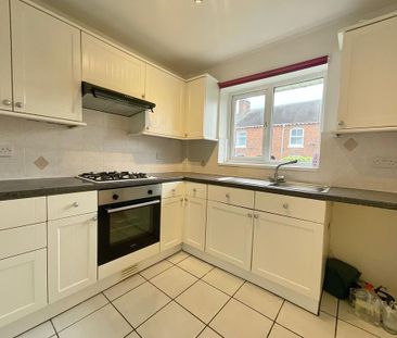 2 bedroom semi-detached bungalow to rent - Photo 2