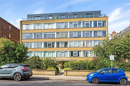 A bright, well-proportioned 2 bedroom flat in a smart block with lift moments from East Putney station. - Photo 3