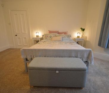 2 bedroom ground floor flat to rent - Photo 2