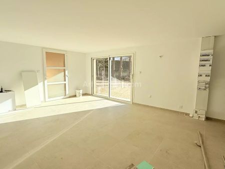 Location Appartement 4 pièces 120 m2 à Pourrières - Photo 4