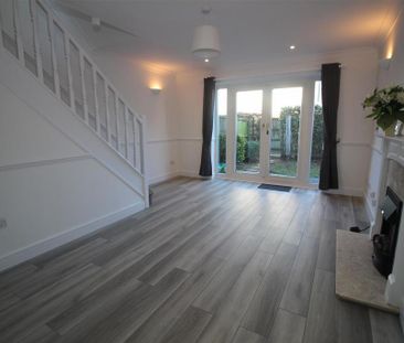 2 bedroom end of terrace house to rent - Photo 1