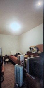 Newly three bedrooms basement Legal unit - Photo 4