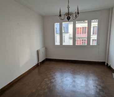 Location Appartement 2 pièces 47m² VICHY 03200 - Photo 2