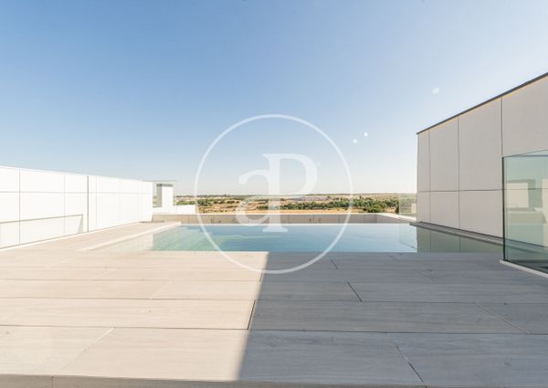 Triplex penthouse for rent in La Finca