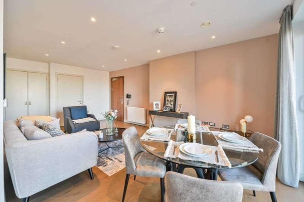 Raglan House, Elephant Road, London, Se, Elephant And Castle, SE17 - Photo 1