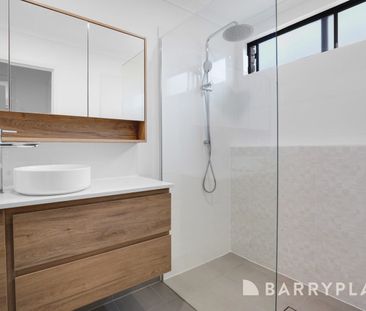 Bright & Beautiful! - Freshly Updated Two-Bedroom Unit! - Photo 3