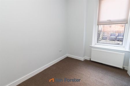2 Bedroom Flat - Ground Floor - Photo 2