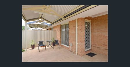 FULLY FURNISHED MODERN 2 BEDROOM UNIT! - Photo 5