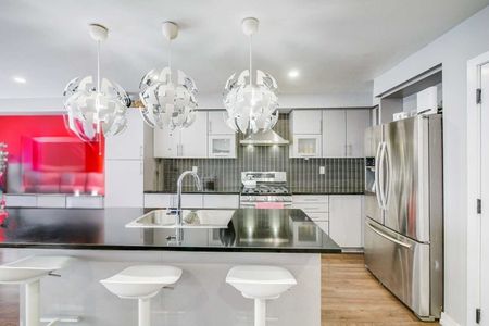 For Lease - 136 Golden Springs Drive, Brampton, Ontario - Photo 5