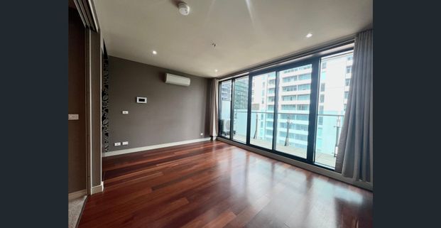 Unfurnished Apartment Near Queen Vic Market & Flagstaff Gardens - Photo 1