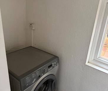 3 Bed Terraced House, Parker Road, CR0 - Photo 3