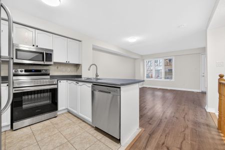 For Lease - 5050 Intrepid Drive Unit# 20, Mississauga, Ontario - Photo 3