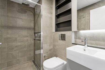 Style, Privacy, and Riverfront views - Photo 5