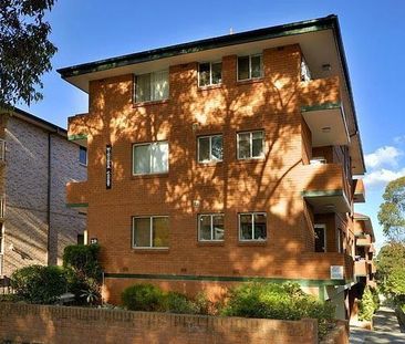Neat 2 Bed Unit - Center of Penshurst Train Station - Photo 5