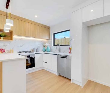 3 Bedrooms Modern Comfort & Convenience in Papatoetoe! - Photo 4