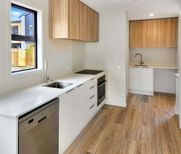 Tidy Townhouse in Wainui! - Photo 1