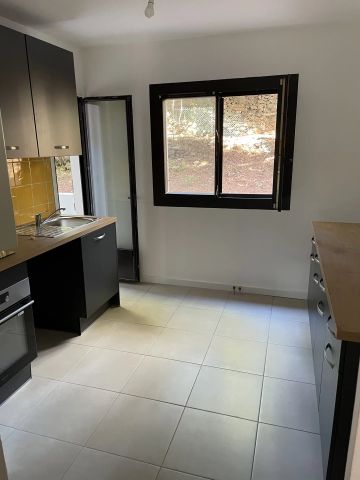 Location Appartement 4 pièces 85m² SAN MARTINO DI LOTA 20200 - Photo 2