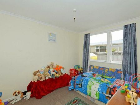CLOUSTON PARK 2 BEDROOM - Photo 4