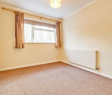 A 3 Bedroom House in Hatherley GL51 3LG - Photo 3