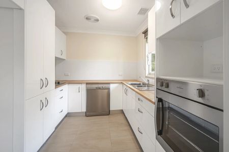 Freshly Renovated Home with Studio - Photo 4