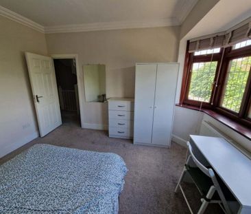 5 bedroom flat share to rent - Photo 2