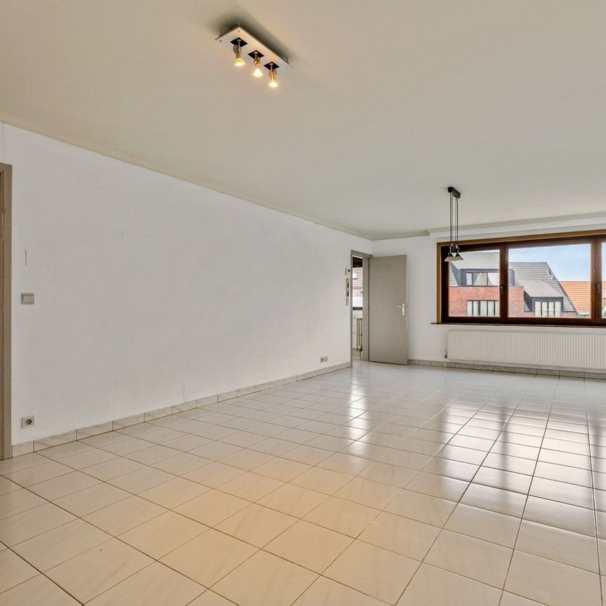 Lichtrijk appartement met 2 slaapkamers, terras en garagebox - Foto 1