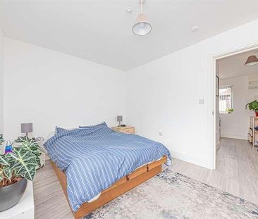 Broad Street Walk, Wokingham, RG40 - Photo 4