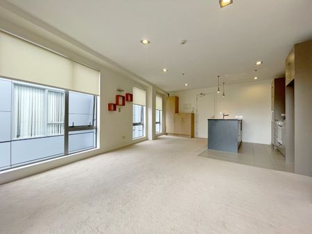 Spacious 2 bedroom apartment next to St Lukes mall - Photo 4