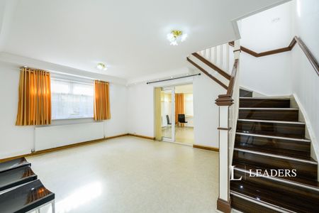 5 bedroom bungalow to rent Milton Road - Photo 2
