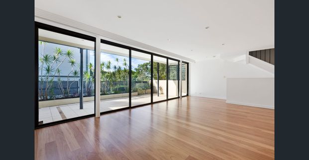 Light Filled Private Townhouse with Leafy Outlook - Photo 1