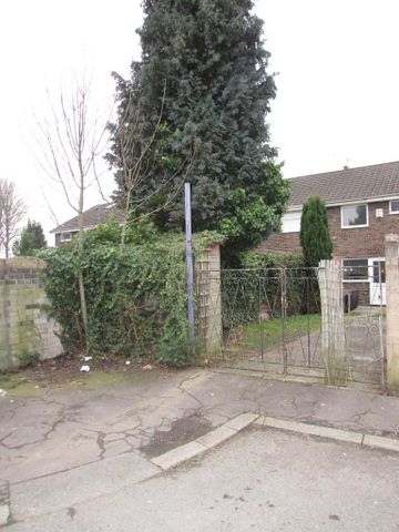 3 bedroom semi-detached house to rent - Photo 2