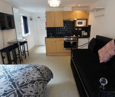 Studio Flat, Vandyke House, L8 - Photo 2