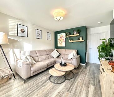 3 bedroom end of terrace house to rent - Photo 2