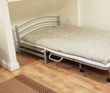 Studio to rent - Photo 2