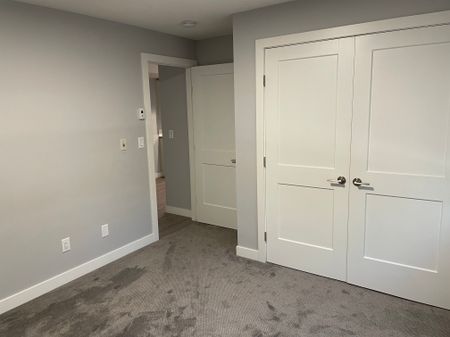 Amazing 1 bed Apartment located on the beach front in Sylvan Lake! - Photo 5