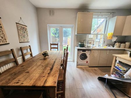 3 bedroom terraced house to rent - Photo 3