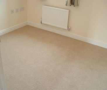 2 bedroom semi-detached house to rent - Photo 2