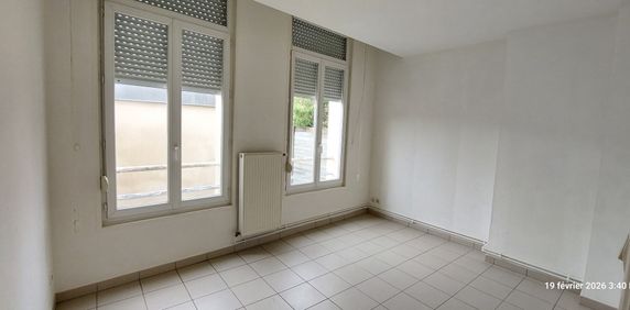 Location Appartement 2 pièces 47m² CAMBRAI 59400 - Photo 2